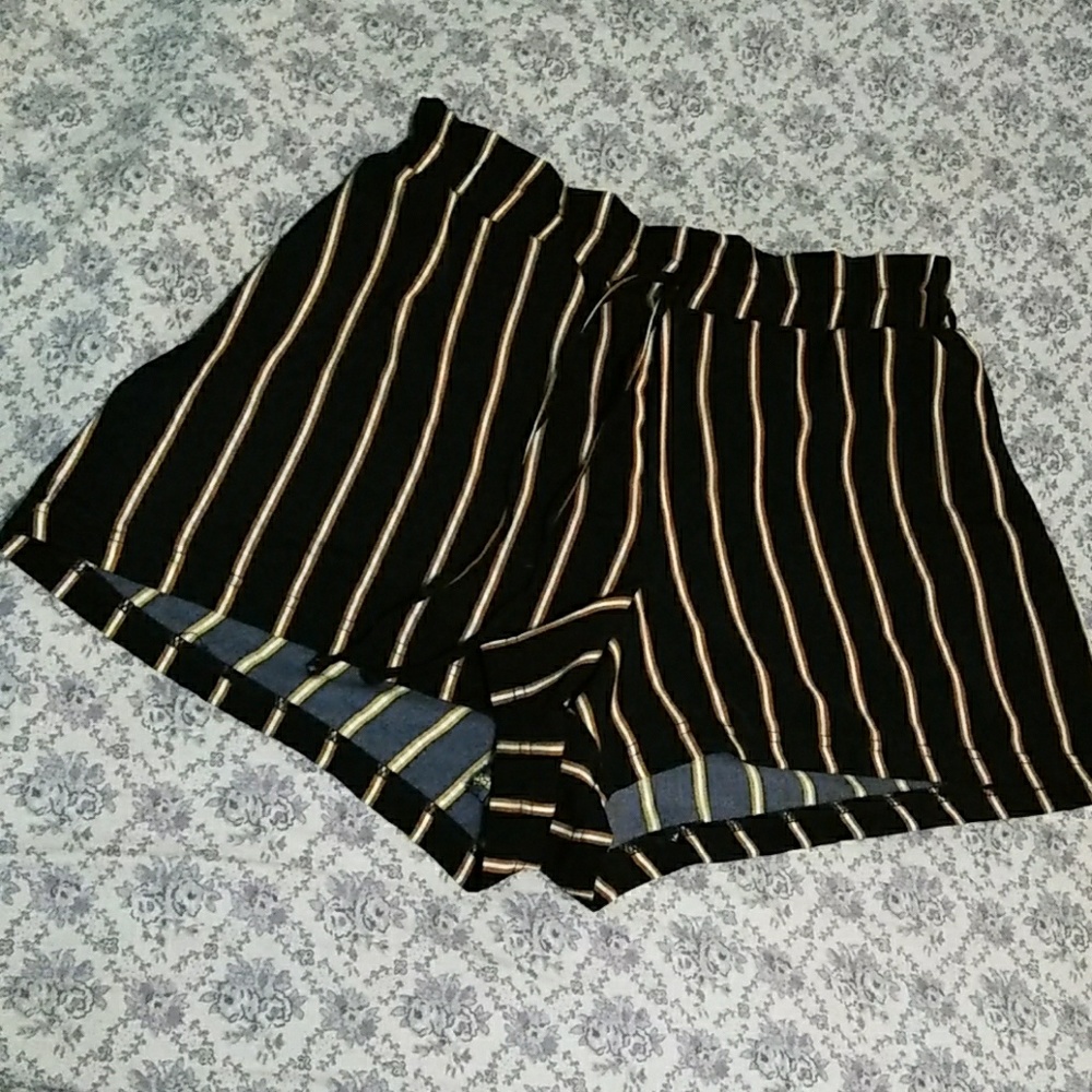 High waisted ruffled shorts